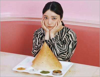 上白石萌音と佐藤健カレー