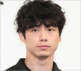 坂口健太郎のプロフィール画像