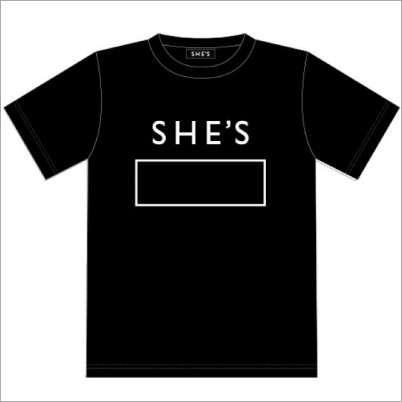 SHE‘Sの公式Tシャツ
