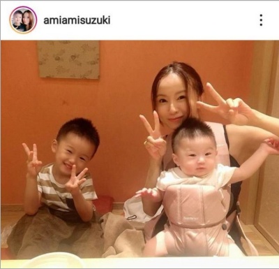 鈴木亜美と息子2人のインスタ画像