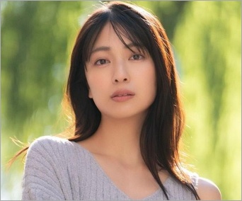 小島梨里杏のプロフィール画像